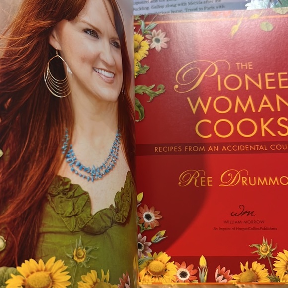 The Pioneer Woman Cooks Recipes from an Accidental Country Girl Hardcover Jacket - Picture 4 of 12